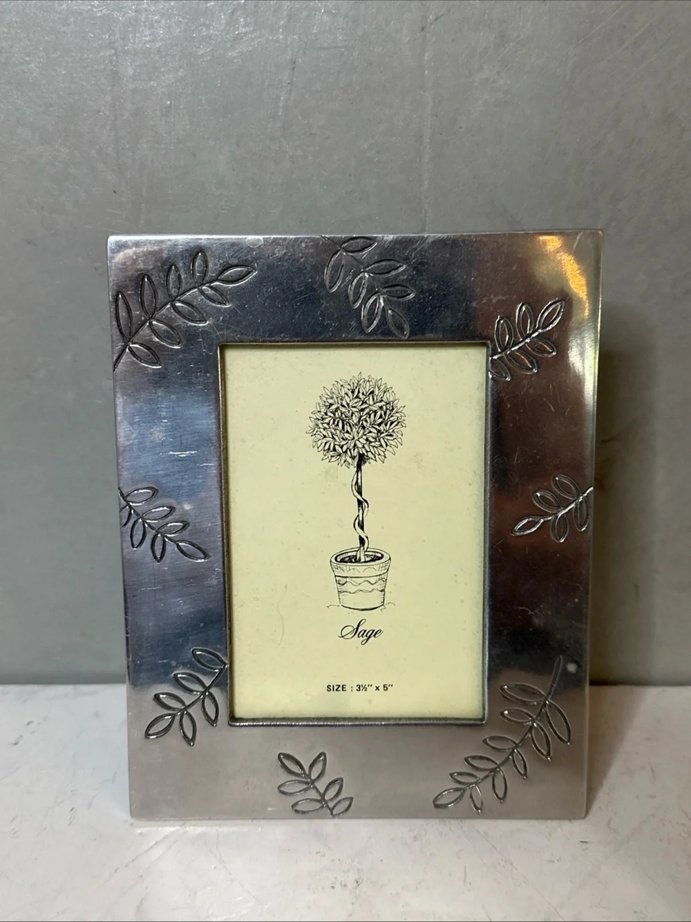 SAGE PEWTER ENGRAVED PHOTO FRAME FITS 3.5X5